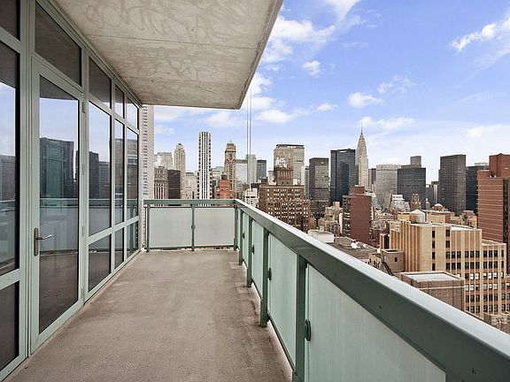 3rd image of 325 5th Ave APT 36C