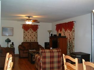 30 Collins Ln, Prichard, WV 25555
