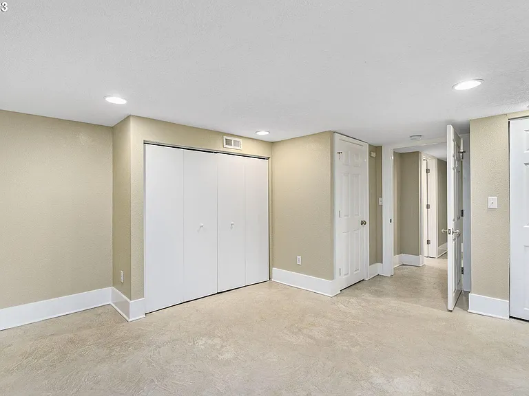 7615 SE Morrison St — Photo 17