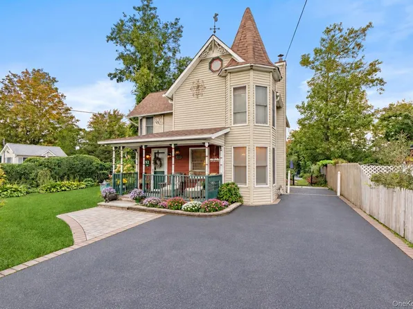 92 Jennings Avenue, Patchogue, NY 11772