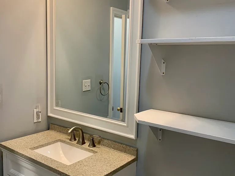 22 W James St #1 — Photo 4