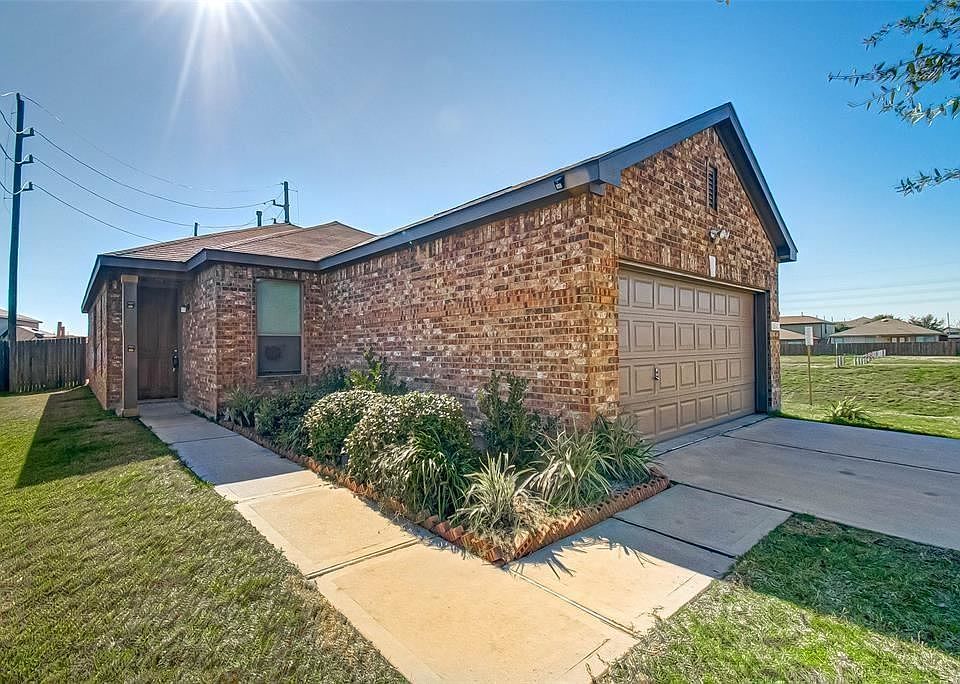1st image of 18543 Fair Grange Ln