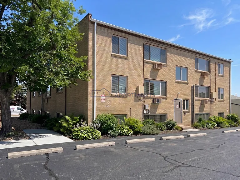 Kingston Apartments — Photo 15