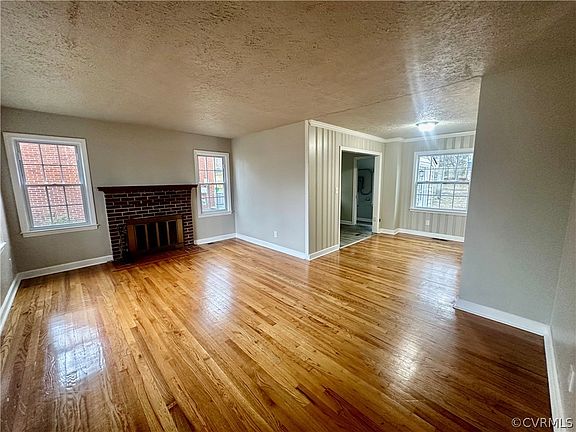 4th image of 3008 Burge St