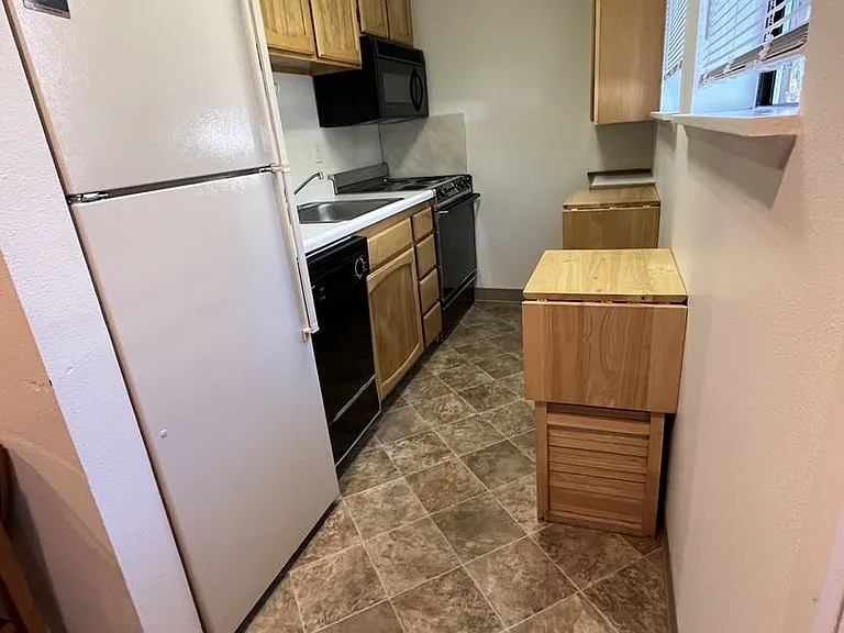 56856 Enterprise Dr — Photo 9