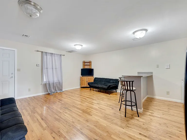 4413 Park Ave #2L — Photo 4