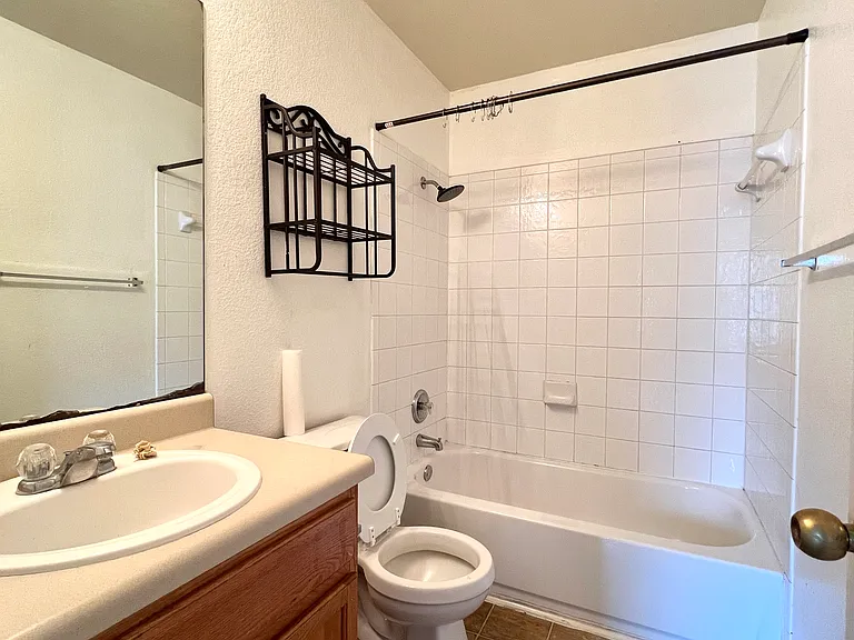 12913 Thomas Jefferson St — Photo 17