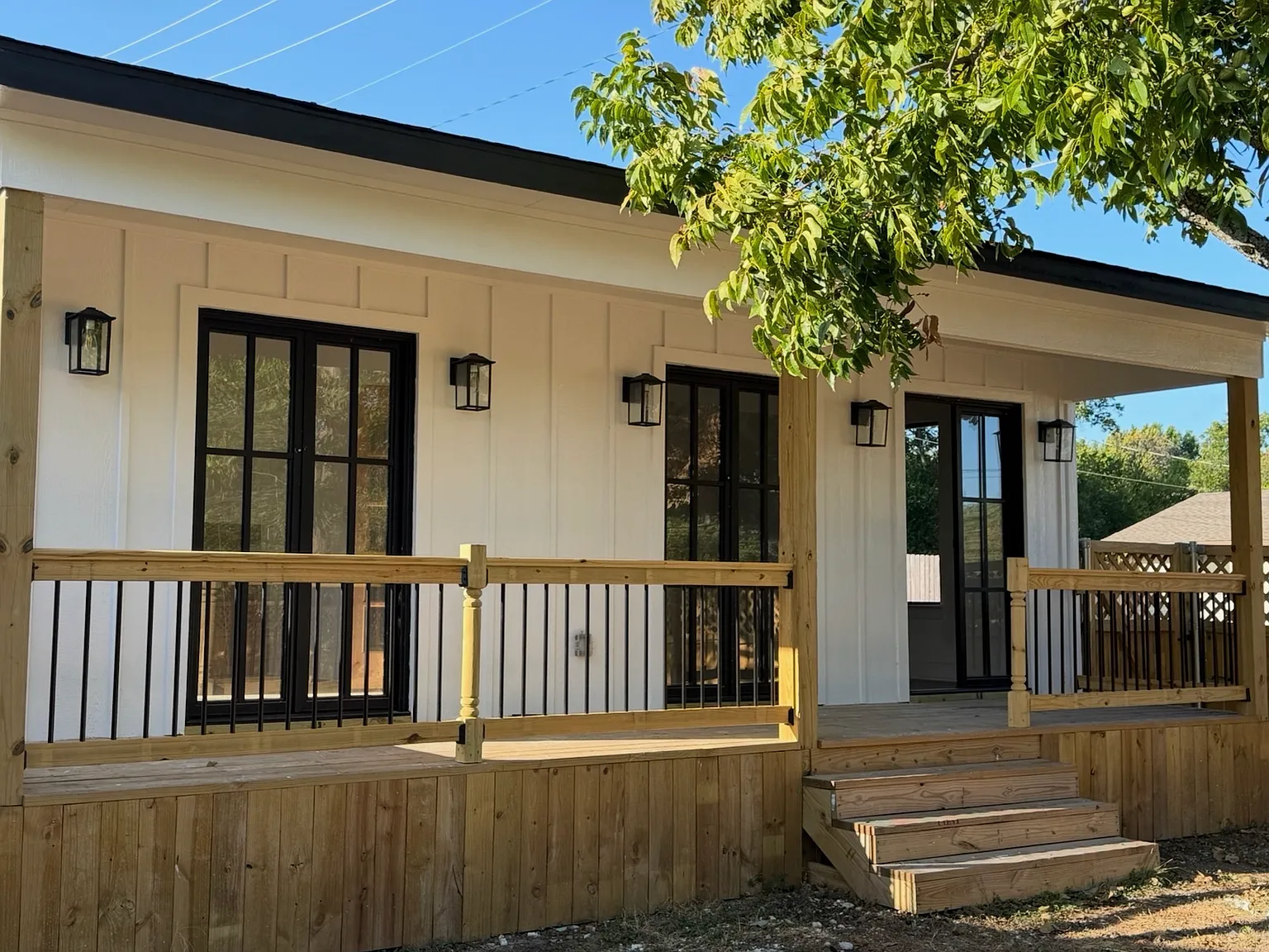 3 bed, 1100 sqft, $1,895 — Photo 1