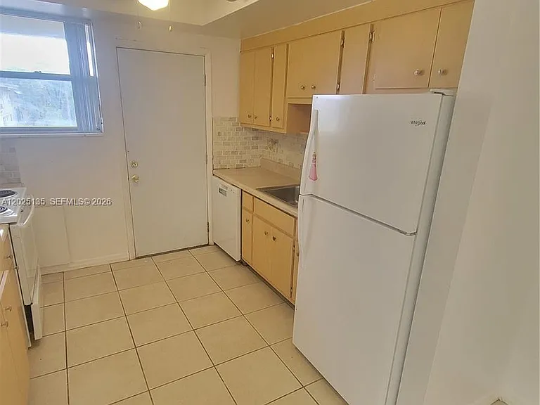 11960 NE 19th Dr #16 — Photo 2