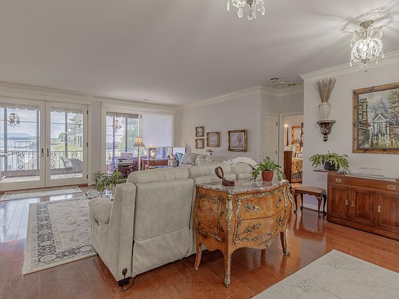 5th image of 4274 Lakeshore Ln Unit 100