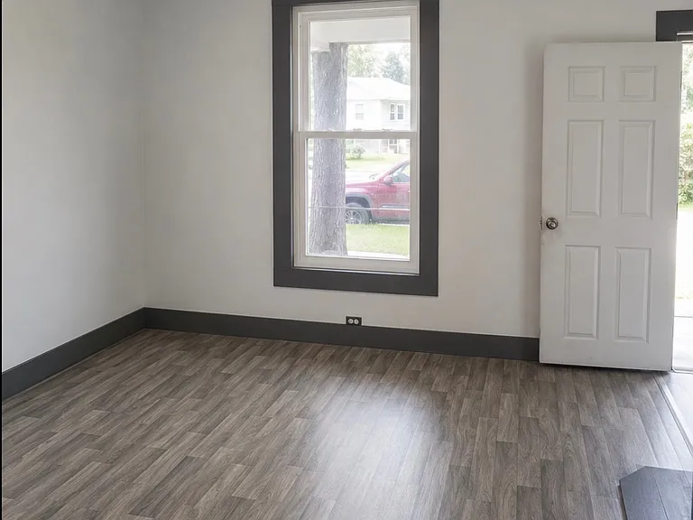 2341 Parker Ave — Photo 11