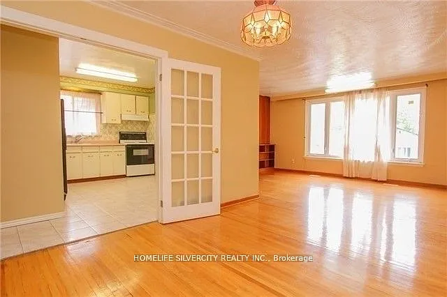 31 Lakeland Dr #UPPER LEVEL — Photo 6