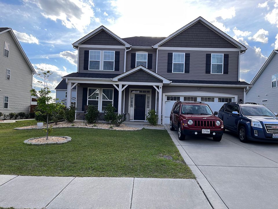1st image of 209 Brentmoor Dr