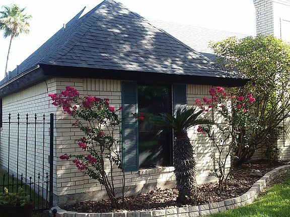 3rd image of 1002 Harbor Village Dr