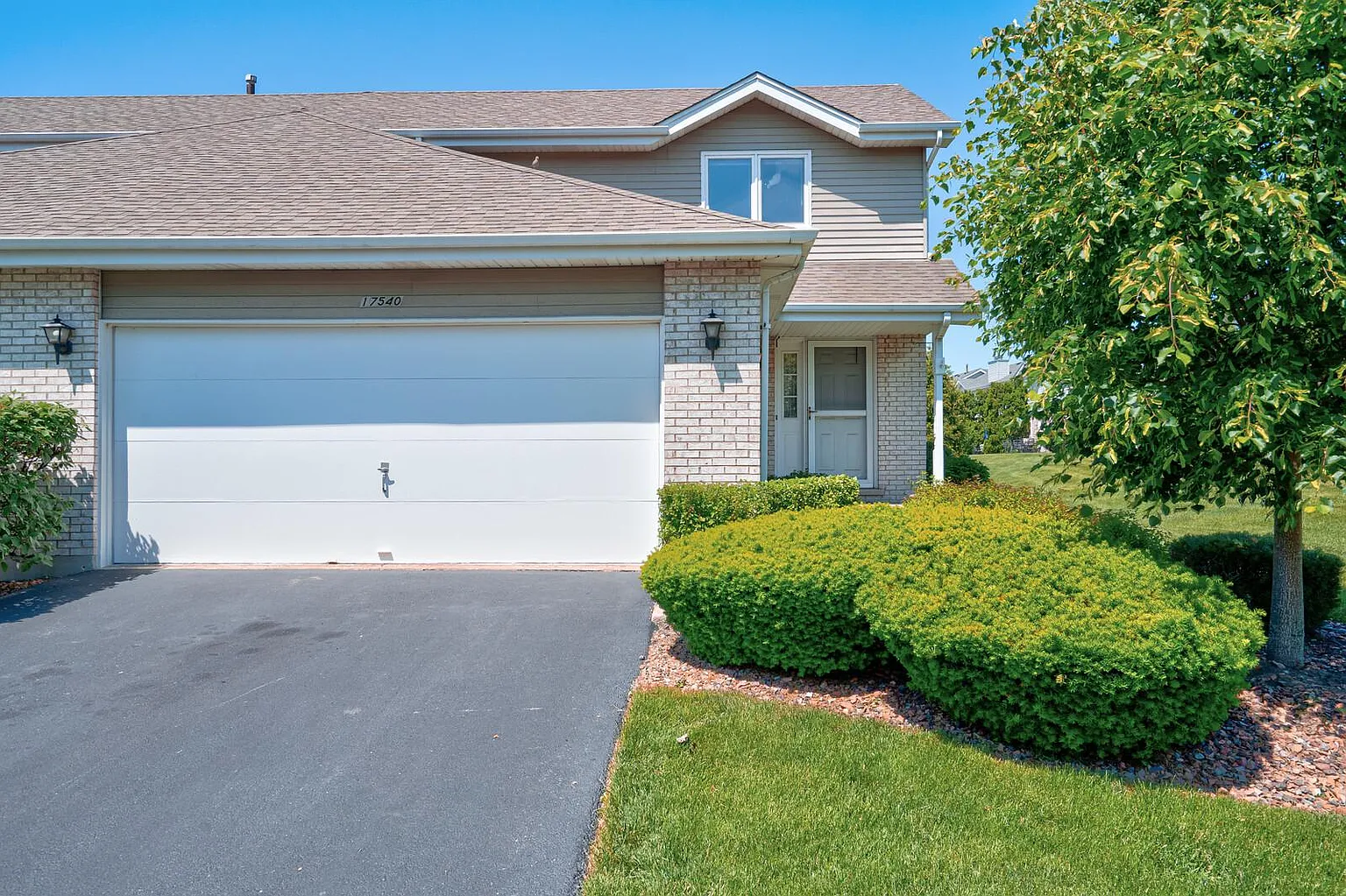 17540 E Quail Trl photo 1