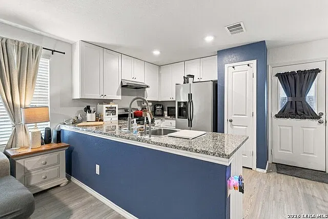 3 bed, 2.0 bath, 1216 sqft, $1,600 — Photo 4