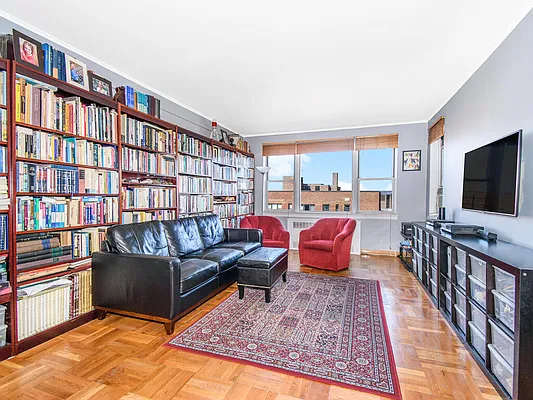 Sold by REMAX Distinguished Homes | media 25