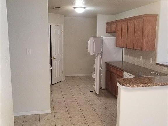 4th image of 908 Yi Dr