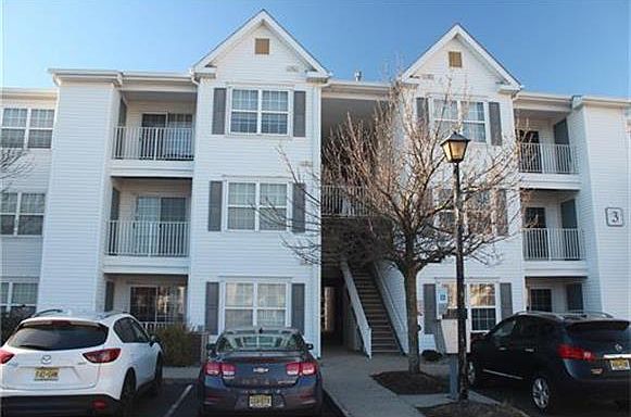 1st image of 336 Waterford Dr #336