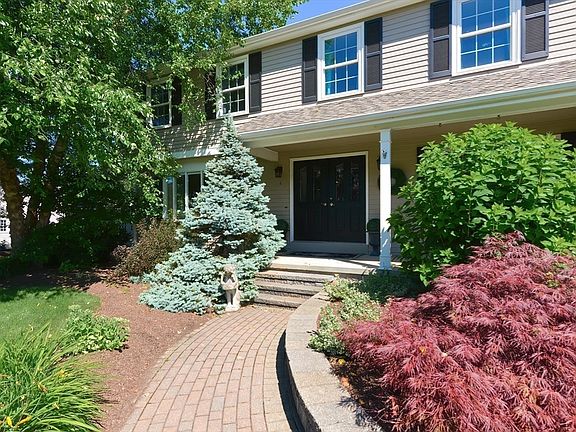 3rd image of 7 Brastow Dr