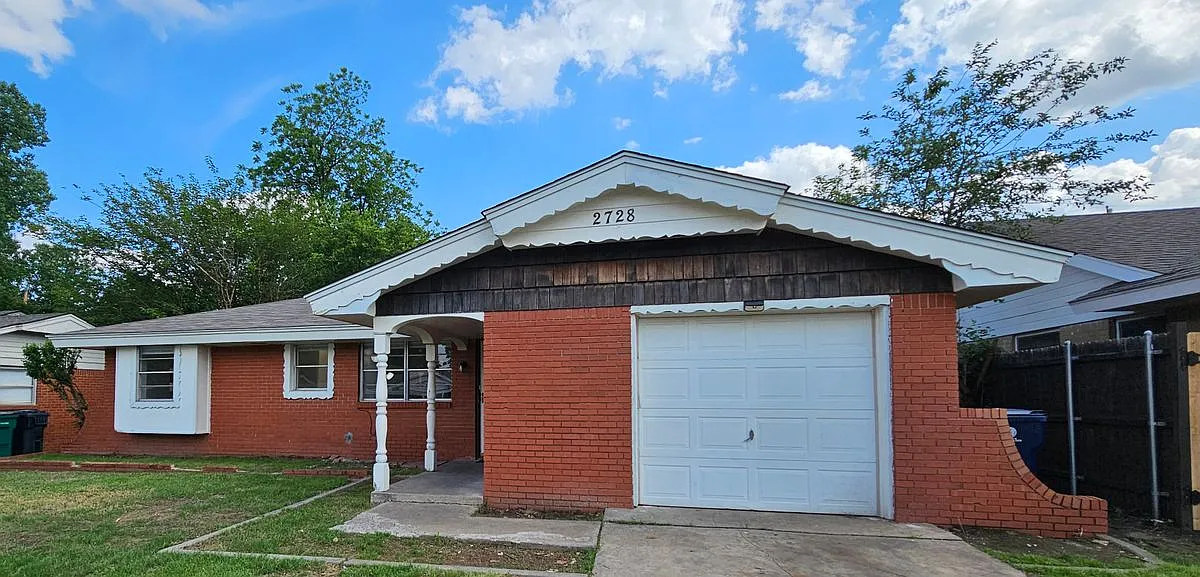 Building Photo - 2728 SW 65th St