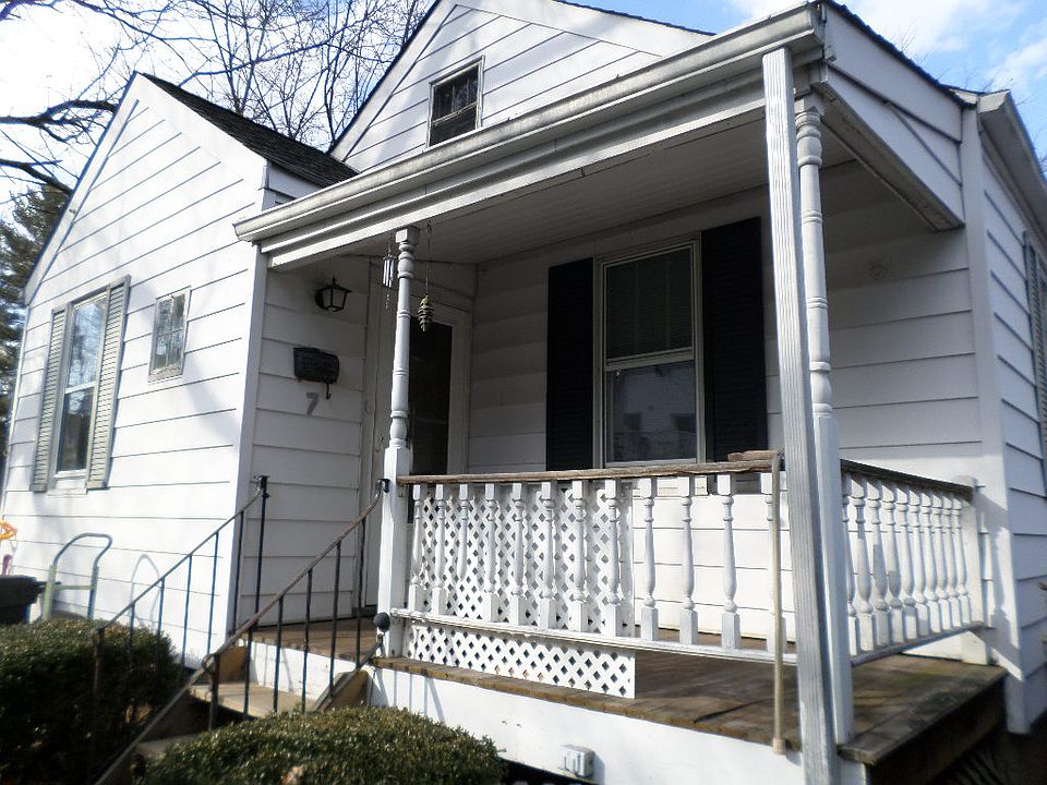1st image of 7 Pine Ave