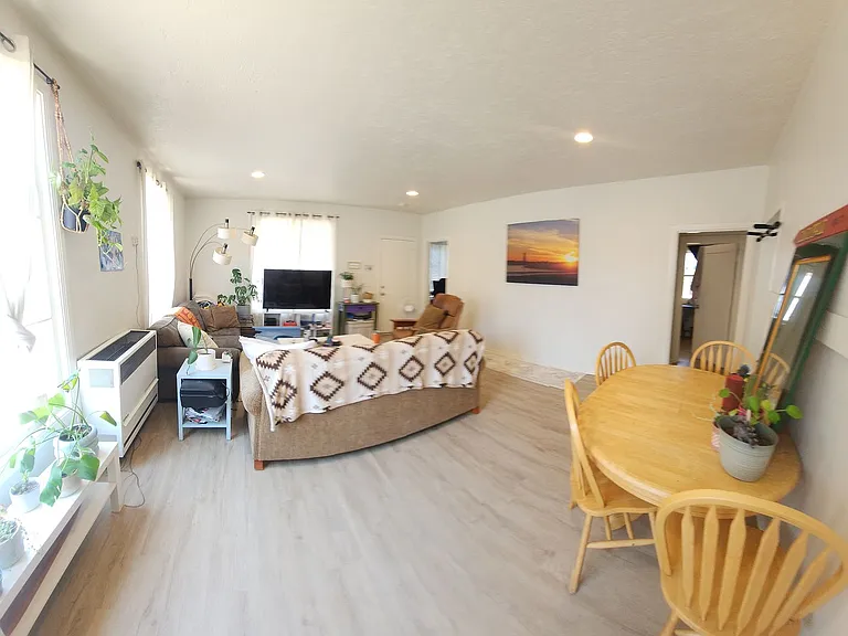550-554 556 Foothill Blvd — Photo 36