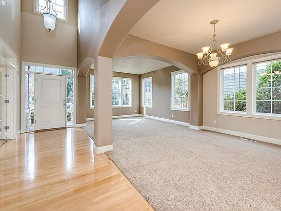 Front entry with sitting area and .