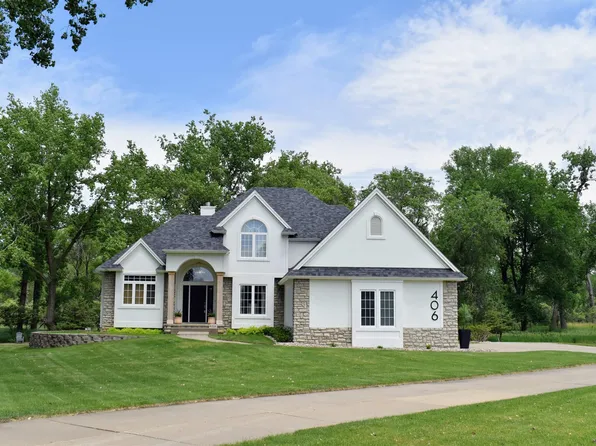 406 Hiddenwood Holw, Jefferson, SD 57038