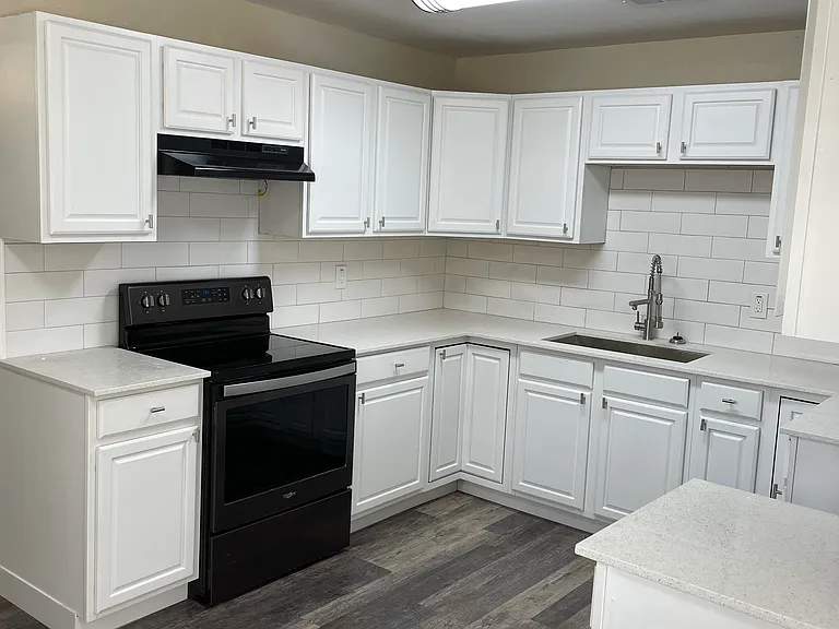 2201 9th Ct NE — Photo 3