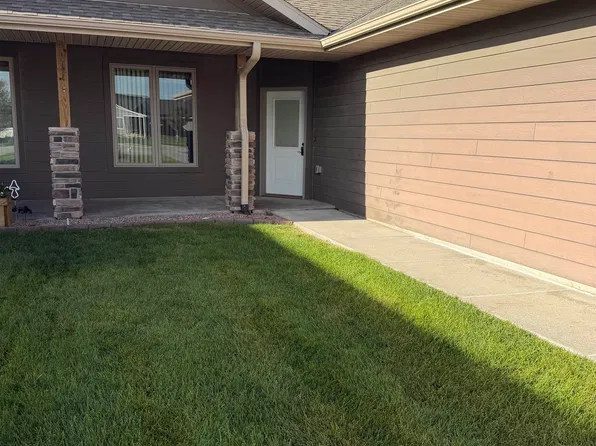 6624 L Avenue Pl, Kearney, NE 68847