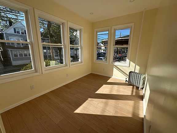 4th image of 22 Cummings St Unit 1