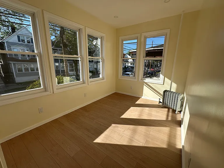 22 Cummings St #1 — Photo 4