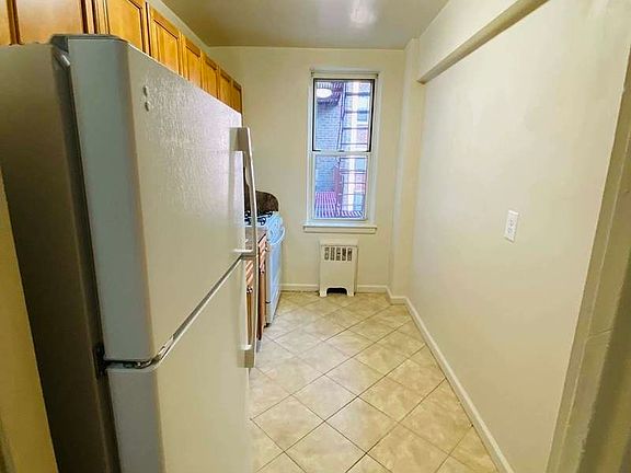 5th image of 143-11 Barclay Ave #3