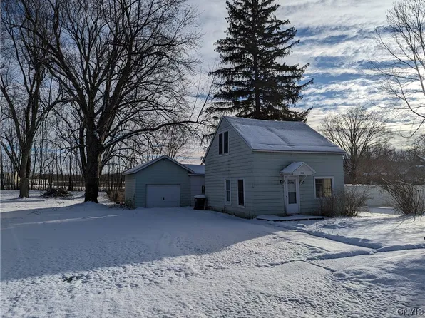 950 South St, Tully, NY 13159