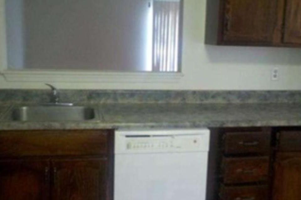 2nd image of 12 Caroline Pl
