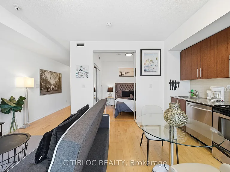 65 Bremner Blvd #4007 — Photo 19