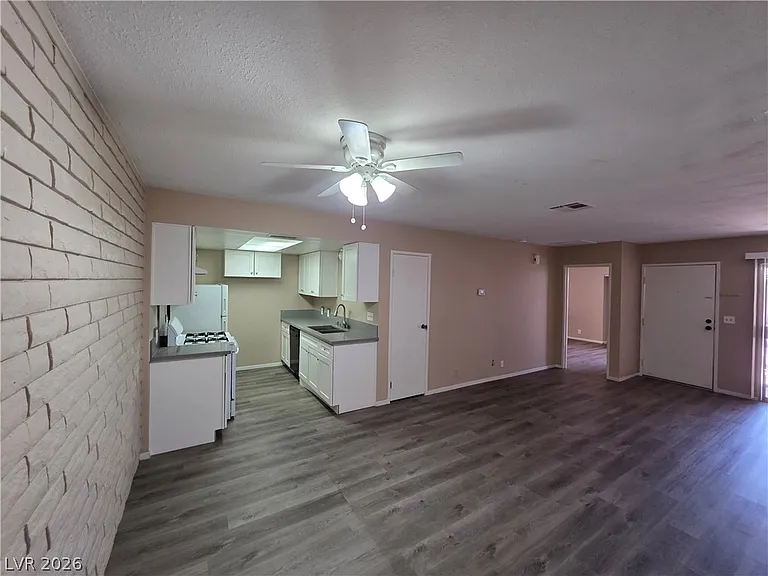 3009 Saint George St #F — Photo 32