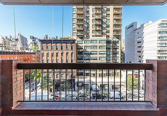 4th image of 1437 3rd Ave APT 6B