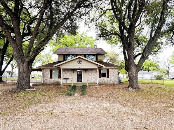 4 W Manning St, Madisonville, TX 77864