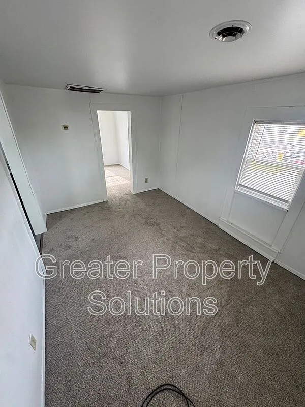 Building Photo - 158 N Union St #B