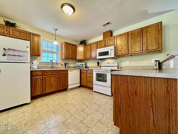 5th image of 3106 Drew Avenue