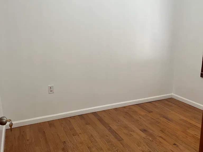 8828 81st Ave — Photo 6
