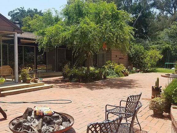 4th image of 1540 Arroyo View Dr