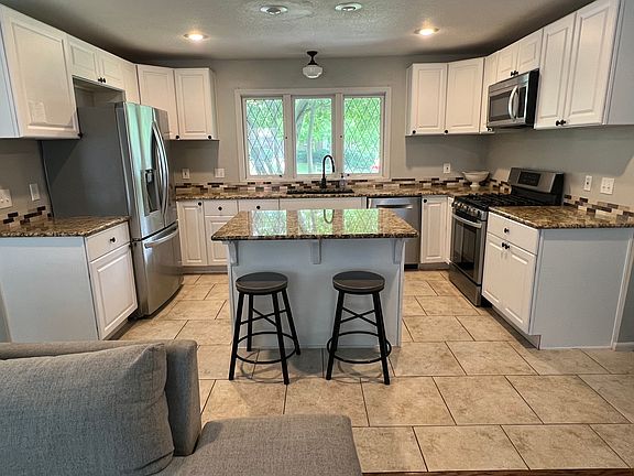 2nd image of 5601 W 92nd St