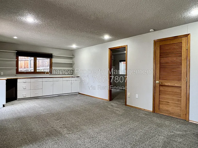 6318 Galway Dr — Photo 40