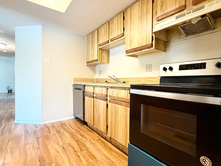 129 Camphor Cir #F — Photo 7