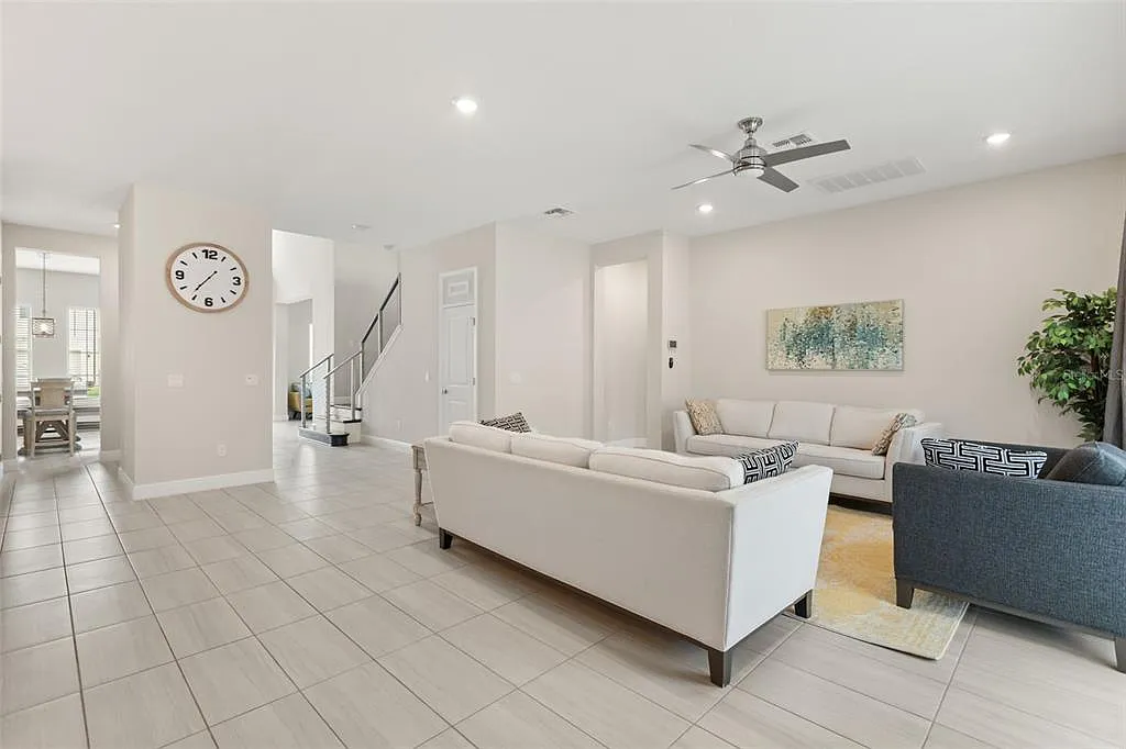 6 bed, 5.0 bath, 5272 sqft, $9,000 — Photo 4