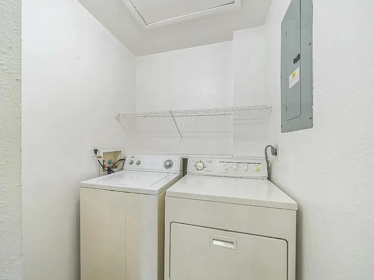 350 SW Colesbury Ave #350 — Photo 8