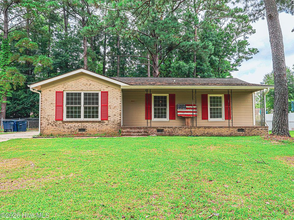 1st image of 302 Cardinal Road
